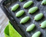 A picture of step 8 of Caterpillar Cookies.