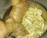 A picture of step 1 of Peas With Mushroom.