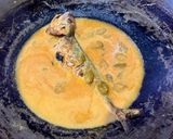 Foto langkah ke 5 dari resep Ikan Kembung Masak Santan Belimbing Wuluh.