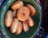 Foto langkah ke 9 dari resep Donat menul white ring simpel tanpa kentang, tanpa tepung protei.