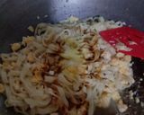 Foto langkah ke 4 dari resep Kwetiau Goreng Telur Simple.