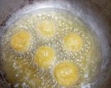 Foto langkah ke 4 dari resep Jemblem (Bola" singkong) Simple✓.