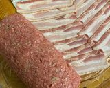 Sonkával és sajttal töltött fasírozott baconbe tekerve recept fázis 3 fotója