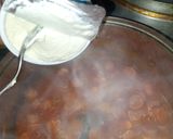 Foto del paso 3 de la receta: Fideos con salsa roja y queso crema y salchicha
