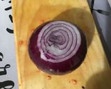 Une image de l'étape 2 de Salade de tomates au thon oignon rouge et câpres (sauce citron).