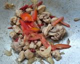 Foto langkah ke 2 dari resep Tumis Ayam.