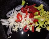 Foto del paso 2 de la receta: Salteado de arroz y hongos gírgolas