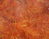 गाजर हलवा (gajar halwa recipe in marathi) रेसिपी स्टेप 2 फोटो 