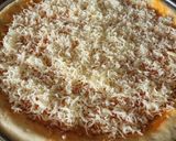 Foto langkah ke 4 dari resep Cheesy Tuna Melt Pizza.