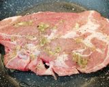 Foto del paso 9 de la receta: Chuletas de aguja de cerdo en salsa española
