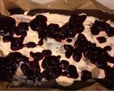 Erdei gyümölcsös, krémsajtos brownie recept fázis 8 fotója