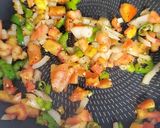 Foto del paso 2 de la receta: Huevos a la mexicana