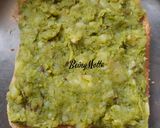 A picture of step 3 of Cheesy Green Aloo Grill Sandwich.
