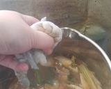 A picture of step 6 of Thai Tom Yum Goong Soup 冬陰功湯.