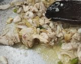 Foto langkah ke 1 dari resep Nasi goreng Ayam.