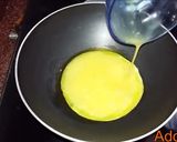 A picture of step 3 of Restaurant style Egg tadka.