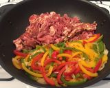 Foto del paso 3 de la receta: Tacos de alambre de res con queso Oaxaca