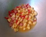 Foto langkah ke 2 dari resep Tumis Kentang Sosis Kecap Pedas.