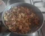 Foto del paso 2 de la receta Un delicioso pastel de calabacín revuelto con patatas y pescada