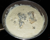 Foto del paso 2 de la receta: Salsa de queso azul