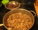 A picture of step 4 of Beef Stroganoff.