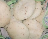 A picture of step 6 of Rava idli.
