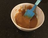 A picture of step 1 of Milk Chocolate Caramel Swirl Bark.