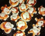 Foto del paso 10 de la receta: Pizzetas con formis para los cumples de los peques