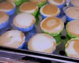 Foto langkah ke 5 dari resep Bolu kukus tiramisu mini.