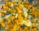 Foto del paso 1 de la receta: Guiso de porotos verdes y zapallos acompañado de papas y camote