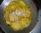 Foto langkah ke 3 dari resep Opor Telur Ceplok.