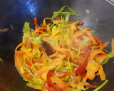 Foto del paso 3 de la receta: Seitán con verduras en salsa terayaki