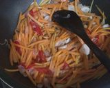 Foto langkah ke 4 dari resep Tumis wortel tauge (masak kilat 15 mnt bekal sekolah).