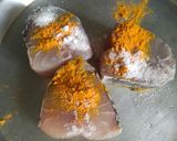 A picture of step 2 of Cauliflower bhetki curry.