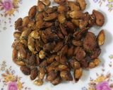 Foto del paso 4 de la receta: Semillas de calabacín al horno