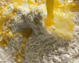 Foto langkah ke 4 dari resep Banana Strudel (No mixer).
