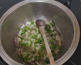 Foto del paso 3 de la receta: Sepia con patatas y habas