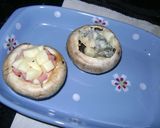 Foto del paso 3 de la receta: Hongos rellenos con quesos (3 variantes)
