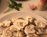 Foto del paso 1 de la receta: Champiñones al ajillo, con huevos 🥚 camperos