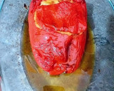 Foto del paso 10 de la receta: Pimiento rojo asado relleno de gambas con crema de gambas