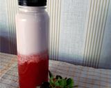 Foto langkah ke 4 dari resep Korean strawberry milk.