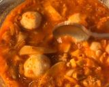 Foto langkah ke 4 dari resep Sundubu Kimchi Jjigae ala Itaewon Class (Korean Soft Tofu Stew).