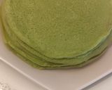 A picture of step 2 of RIKYU（利休) Mile crepe cakes.