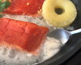 Hình bước làm 2 của món Cá hồi kho thơm