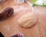 A picture of step 2 of Garlic pizza.