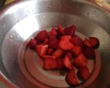 A picture of step 1 of Strawberry kulfi.