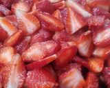 A picture of step 2 of Frozen Strawberry.