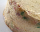 Foto del paso 8 de la receta: Ranita Birthday Cake relleno de compota de maracuyá y toronja