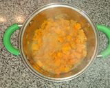 Foto del paso 2 de la receta: Sopa crema de calabaza, ajo y cebolla