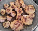 Foto del paso 3 de la receta: Filetes rusos (sin huevo 🚫🥚) en salsa de tomate casera